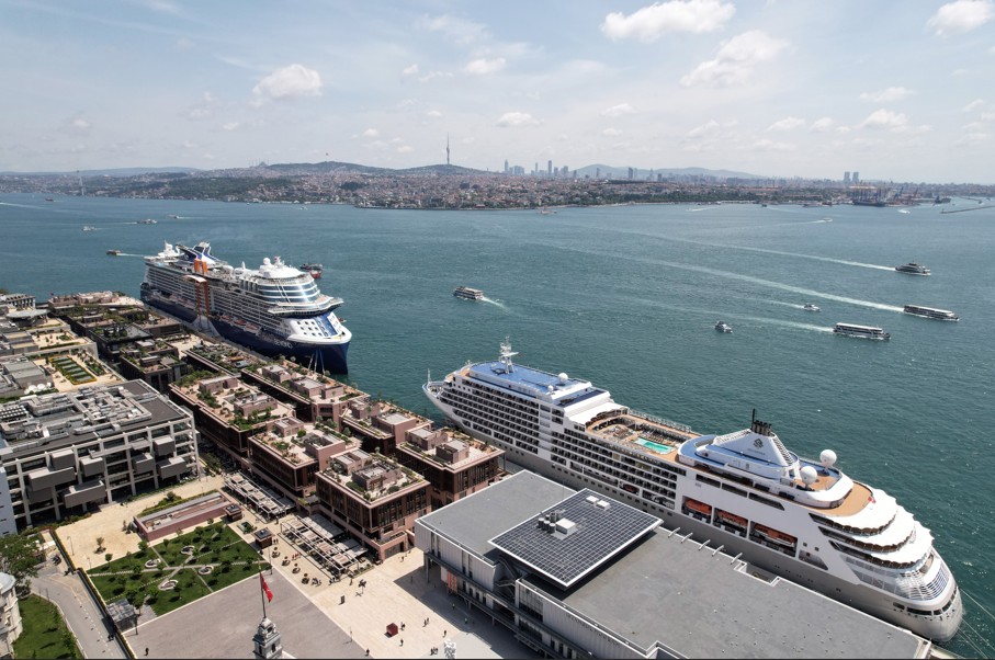 Gemiler Riskten Kaçıyor, Türkiye’ye Yanaşıyor