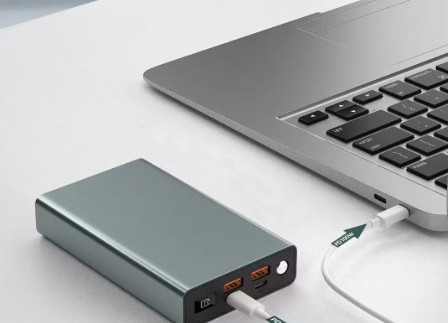 SHGM’den yapılan açıklamaya göre uçaklarda powerbank yasaklandı